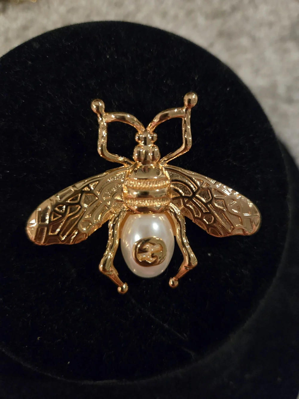 18kgp Gucci Gold Bee Brooch with Pearl Accent - Women's Jewelry